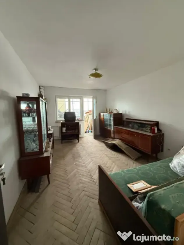 Apartament 3 camere, 70.40 mp, zona Calea București
