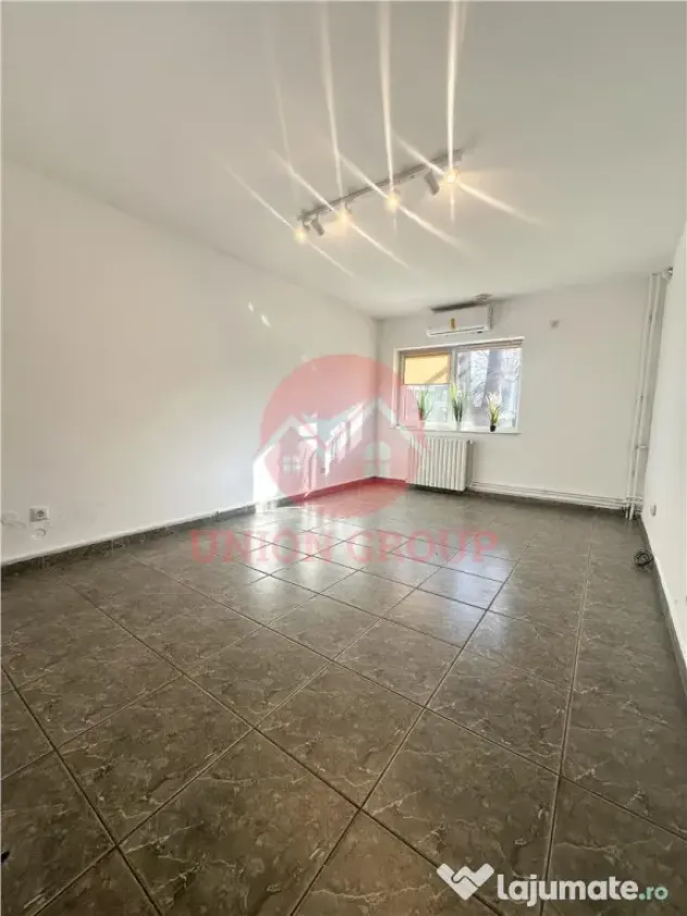 Spatiu Comercial cu Expunere Stradala - Soveja Tomis 3