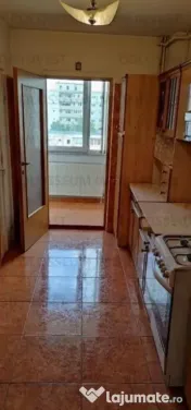 Apartament 3 camere, decomandat - zona Astra 