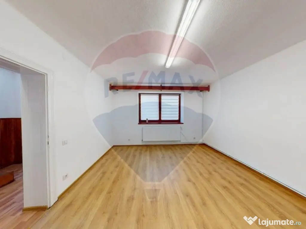 Casă cu 3 camere de vânzare Calea Dumbravii