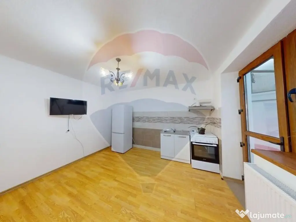 Casă cu 3 camere de vânzare Calea Dumbravii