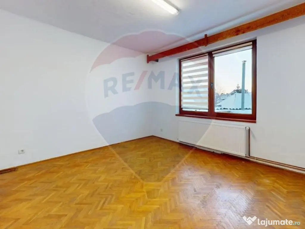 Casă cu 3 camere de vânzare Calea Dumbravii