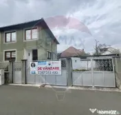 Casă cu 3 camere de vânzare Calea Dumbravii