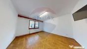 Casă cu 3 camere de vânzare Calea Dumbravii