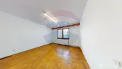 Casă cu 3 camere de vânzare Calea Dumbravii