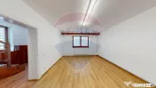 Casă cu 3 camere de vânzare Calea Dumbravii