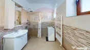 Casă cu 3 camere de vânzare Calea Dumbravii