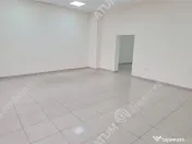 Spatiu comercial cu vad 132 mp utili si 6 locuri de parcare 