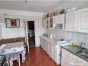 3 camere decomandate zona Bariera, sup 68 mp 
