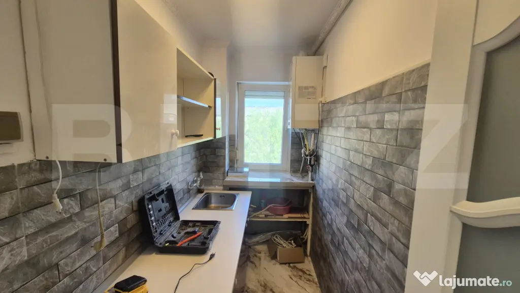 Apartament cu 2 camere de vanzare, 33 mp, Solidaritatii