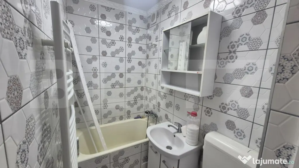 Apartament cu 2 camere de vanzare, 33 mp, Solidaritatii