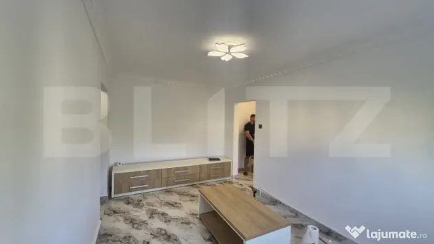 Apartament cu 2 camere de vanzare, 33 mp, Solidaritatii