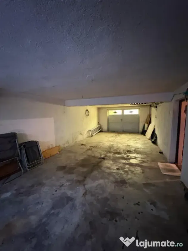 Casă spațioasă 280 mp utili, zonă centrală – lângă