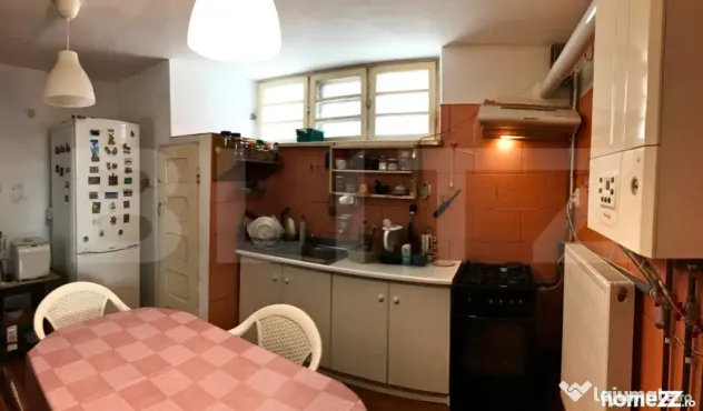 Apartament în casă, zonă Ultracentrală - Targoviste (Dambovita)