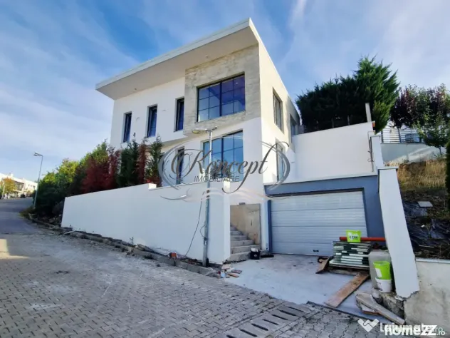 Casa deosebita in ansamblul White House, zona Vivo - Floresti (Cluj)
