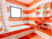 Casă de vânzare P+1 – 245 mp utili, teren 1.240 mp ??... 