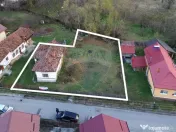 Casă si teren de vânzare in Leresti la super preț 