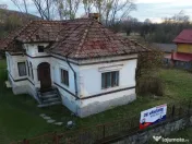 Casă si teren de vânzare in Leresti la super preț 