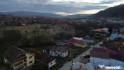 Casă si teren de vânzare in Leresti la super preț