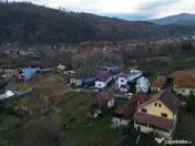 Casă si teren de vânzare in Leresti la super preț 