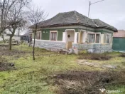 Teren intravilan, 1310 mp, stradal,construcție demolabila, 