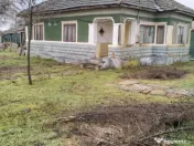 Teren intravilan, 1310 mp, stradal,construcție demolabila, 