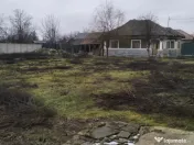 Teren intravilan, 1310 mp, stradal,construcție demolabila, 