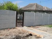 Teren intravilan, 1310 mp, stradal,construcție demolabila, 