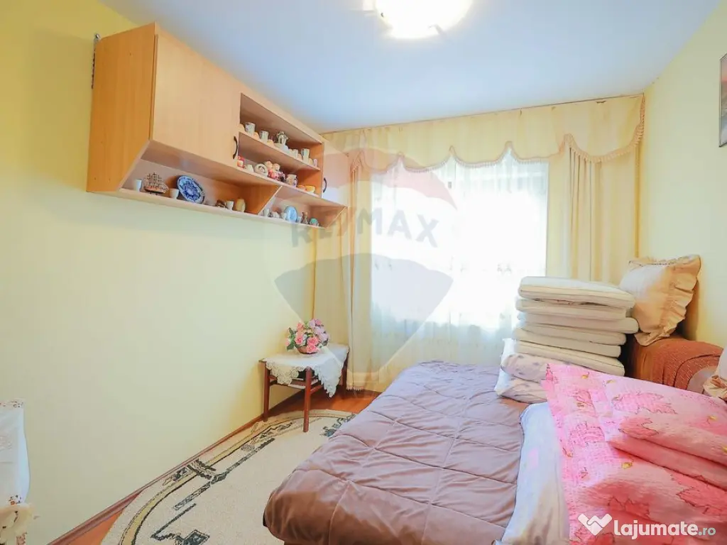 Casă cu 4 camere din cărămidă, de vânzare în zona B...