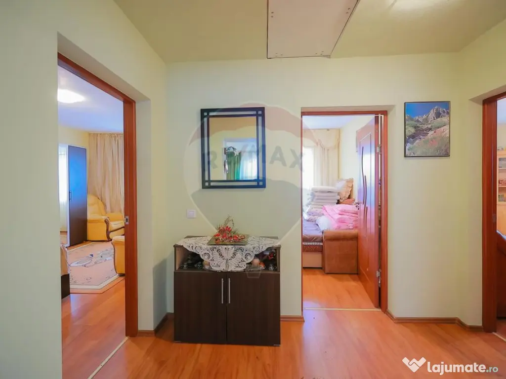 Casă cu 4 camere din cărămidă, de vânzare în zona B...