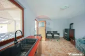 Casă cu 4 camere din cărămidă, de vânzare în zona B...