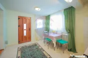 Casă cu 4 camere din cărămidă, de vânzare în zona B...
