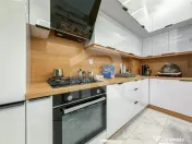 Apartament nou cu grădină 50mp, piscină și 3 locuri parc 