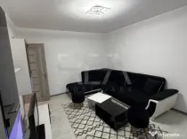 2 cam decomandat - Piata Progresului - Ghimpati