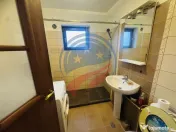 Apartament spațios cu 3 camere, etaj 1, zonă centrală ... 