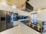 Casă de lux , finisaje premium, piscină, curte amenajat... 