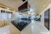 Casă de lux , finisaje premium, piscină, curte amenajat... 