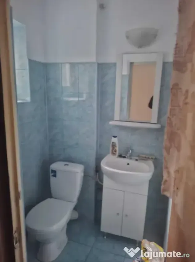 Apartament 3 camere, decomandate - zona Astra