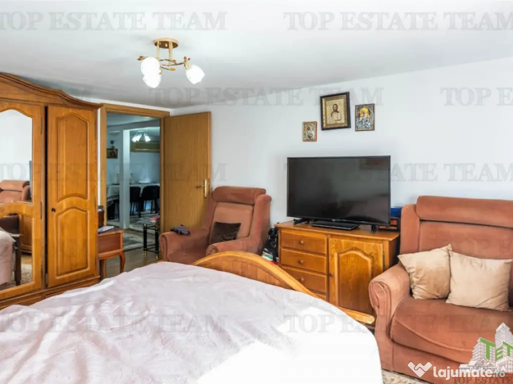 Vila moderna, structura din beton - Piata Muncii | Pretabila