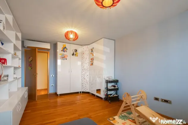 Apartament doua niveluri | 139 mp si terasa | 4 camere | ...