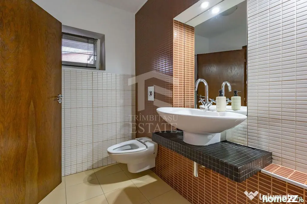 Apartament doua niveluri | 139 mp si terasa | 4 camere | ...