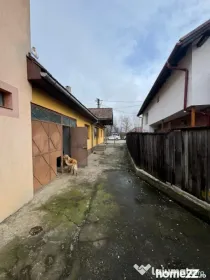 Casă 250 mp în Tăuții Măgherăuș, 6 camere, garaj dubl