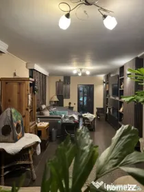 Casă 360 mp utili, spațiu comercial, teren 400 mp – Malu