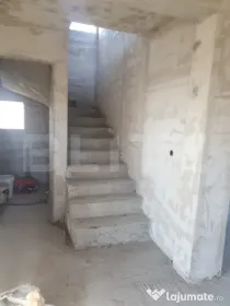 Casă de vânzare, 142.73 mp, zona Stupini