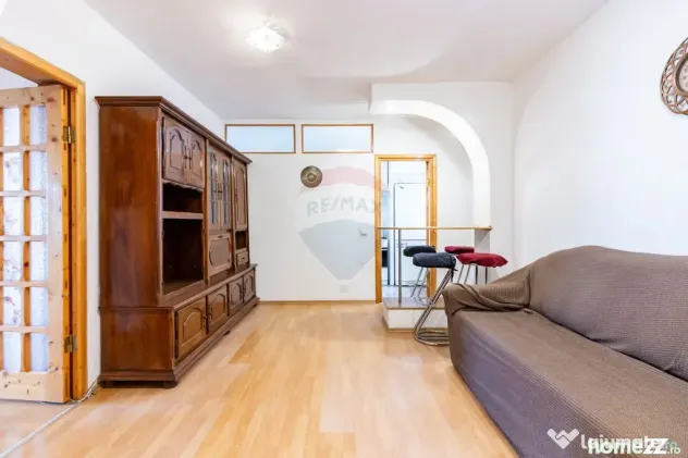 Apartament 2 camere decomandat de vânzare – Calea Moș...