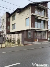 Casa de vanzare, 295 mp, zona Central