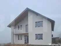 Casă la roșu cu vedere superbă la lac – Zona Lebăda