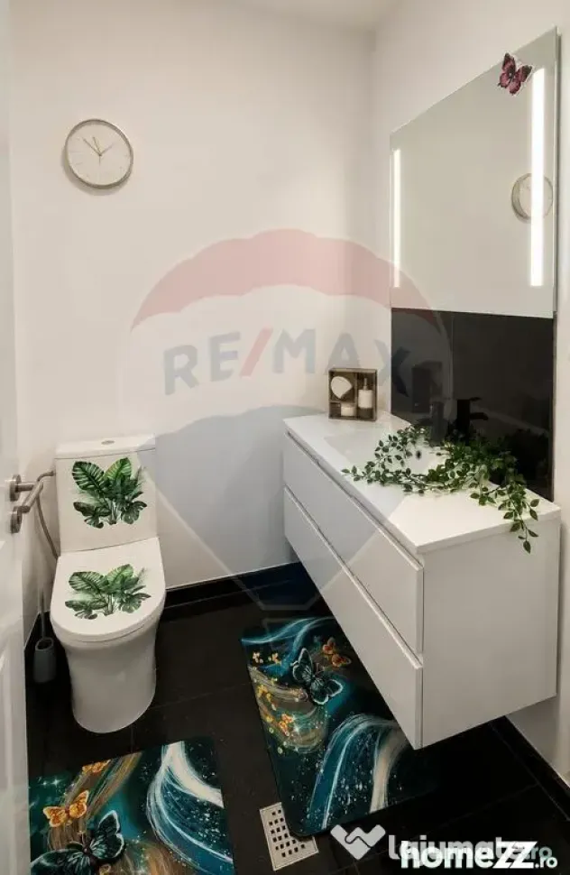 Vilă cu 4 camere, mobilată și utilată, de vânzare î...