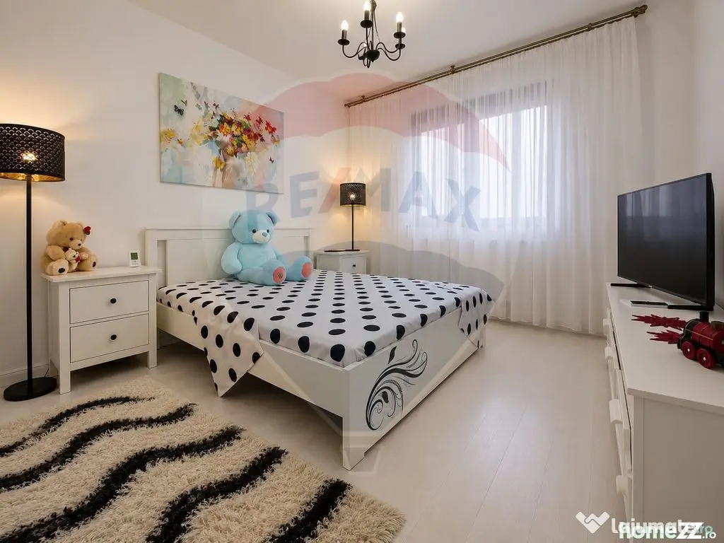 Vilă cu 4 camere, mobilată și utilată, de vânzare î...