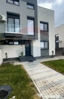 Vilă cu 4 camere, mobilată și utilată, de vânzare î...